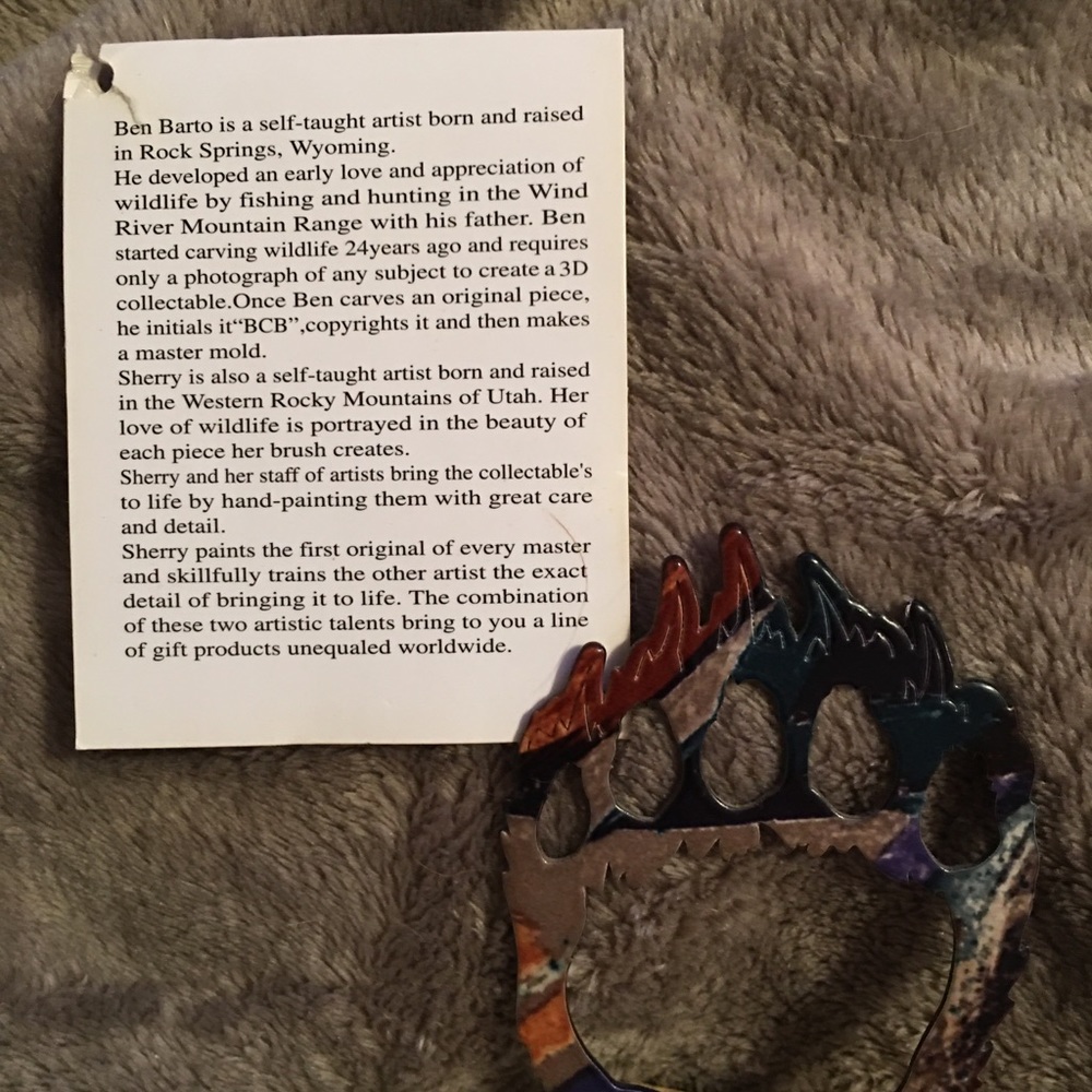 Original paw decoration created and designed by Barto Wildlife, Dubois,Wy. - Picture 6 of 9